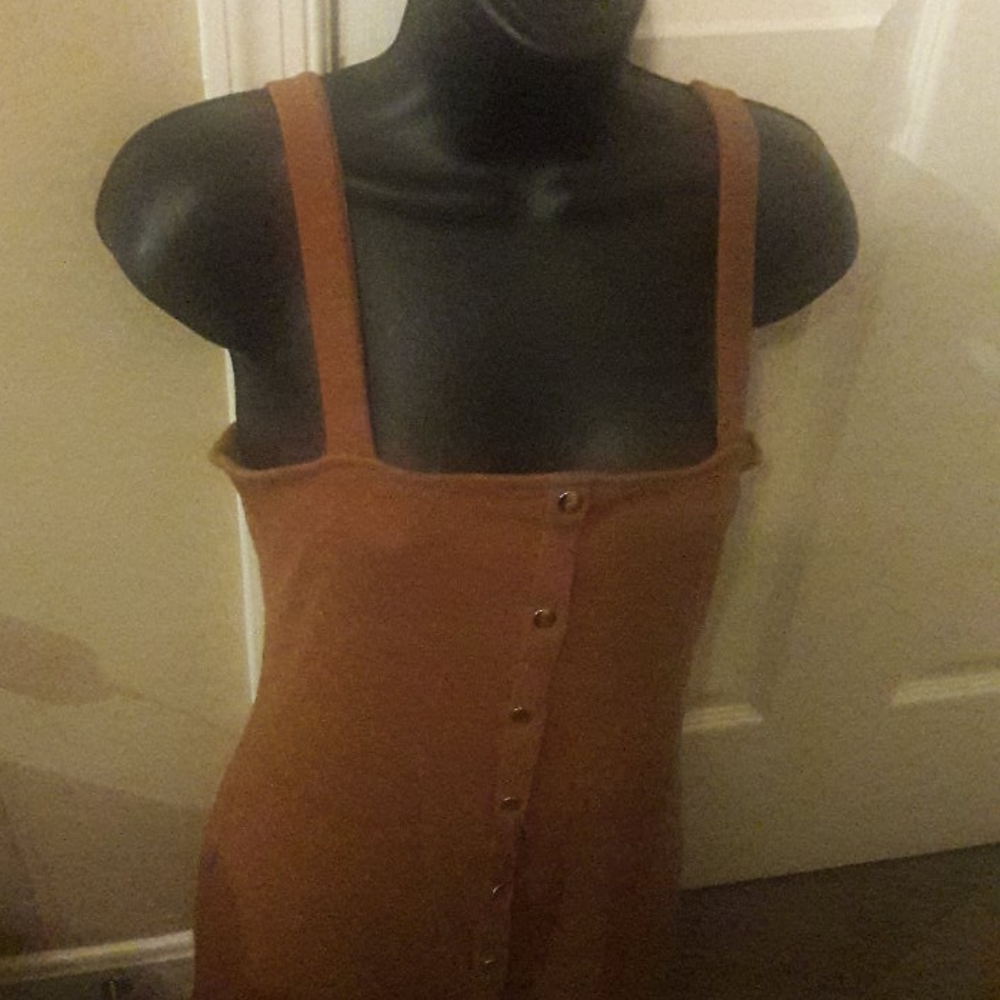 Great condition form fitting dress. - Picture 2 of 6